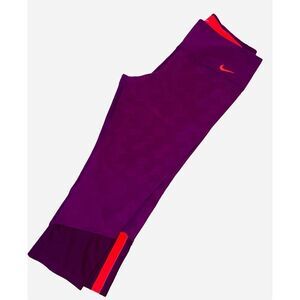 Nike Cool Training Crops